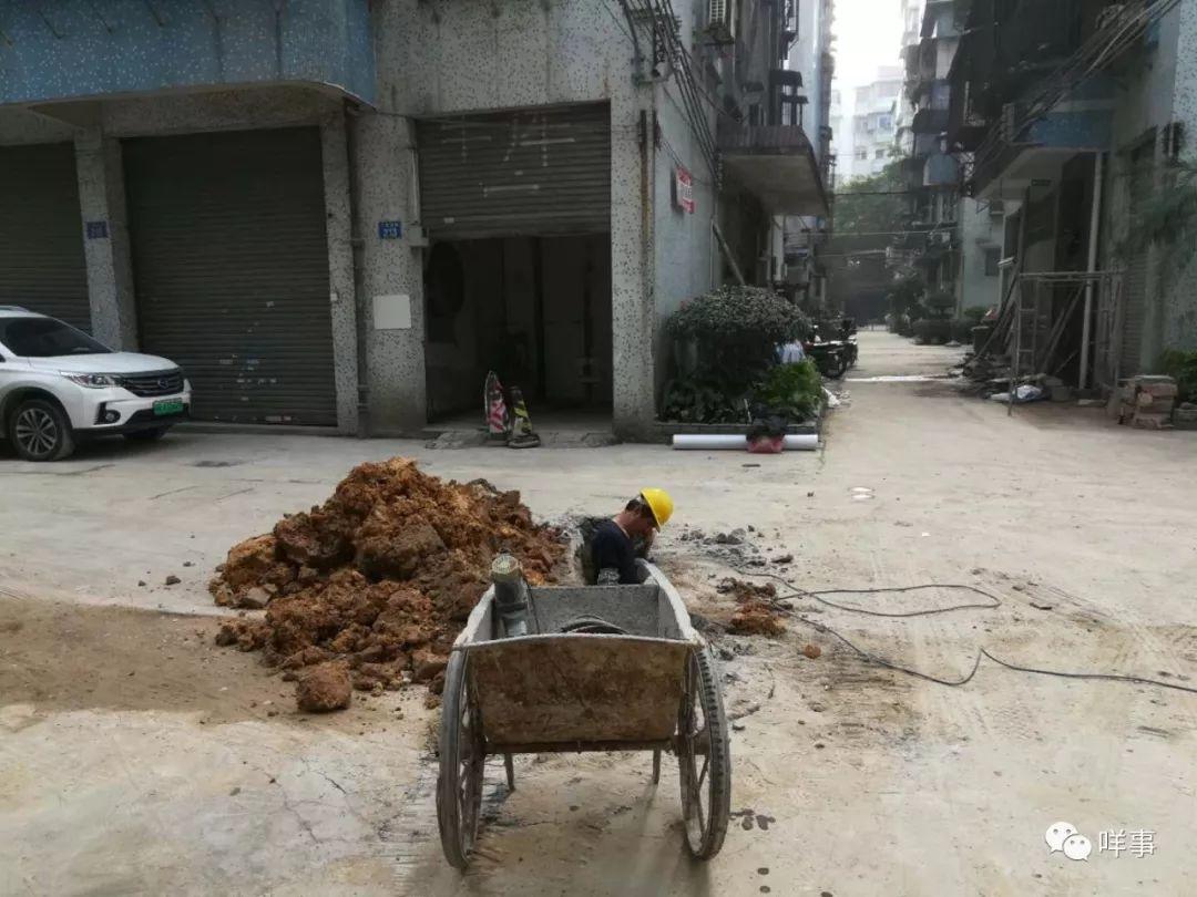 广州辟谣“小程序可办排污登记”关于广州辟谣小程序可办排污登记一事，需要明确的是，目前并没有任何官方渠道发布关于小程序可以办理排污登记的信息。因此，公众在面对此类信息时，应保持警惕，避免被不实信息误导。